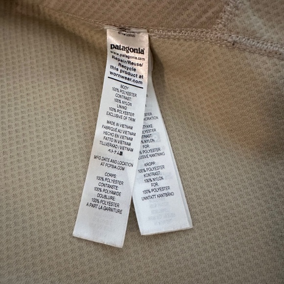 Patagonia Tan and Blue Fleece Jacket - Picture 9 of 10